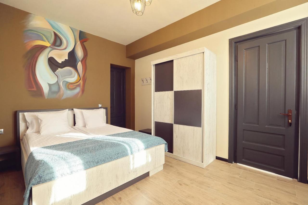 Dezire Guesthouse Baile 1 Mai Dış mekan fotoğraf