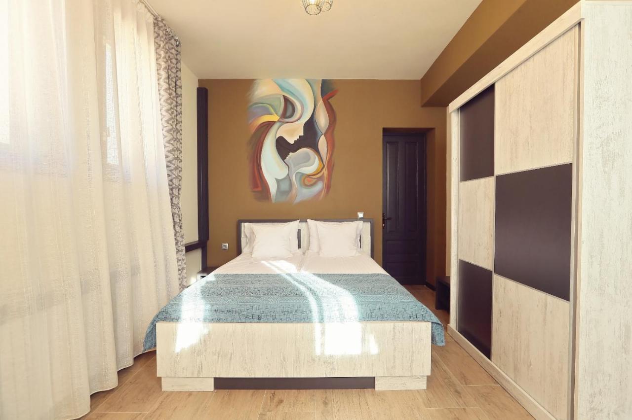 Dezire Guesthouse Baile 1 Mai Dış mekan fotoğraf