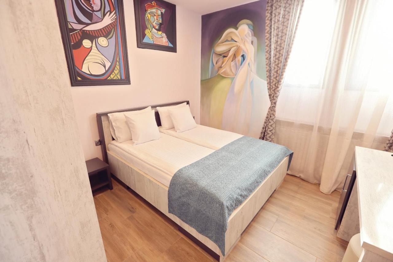Dezire Guesthouse Baile 1 Mai Dış mekan fotoğraf