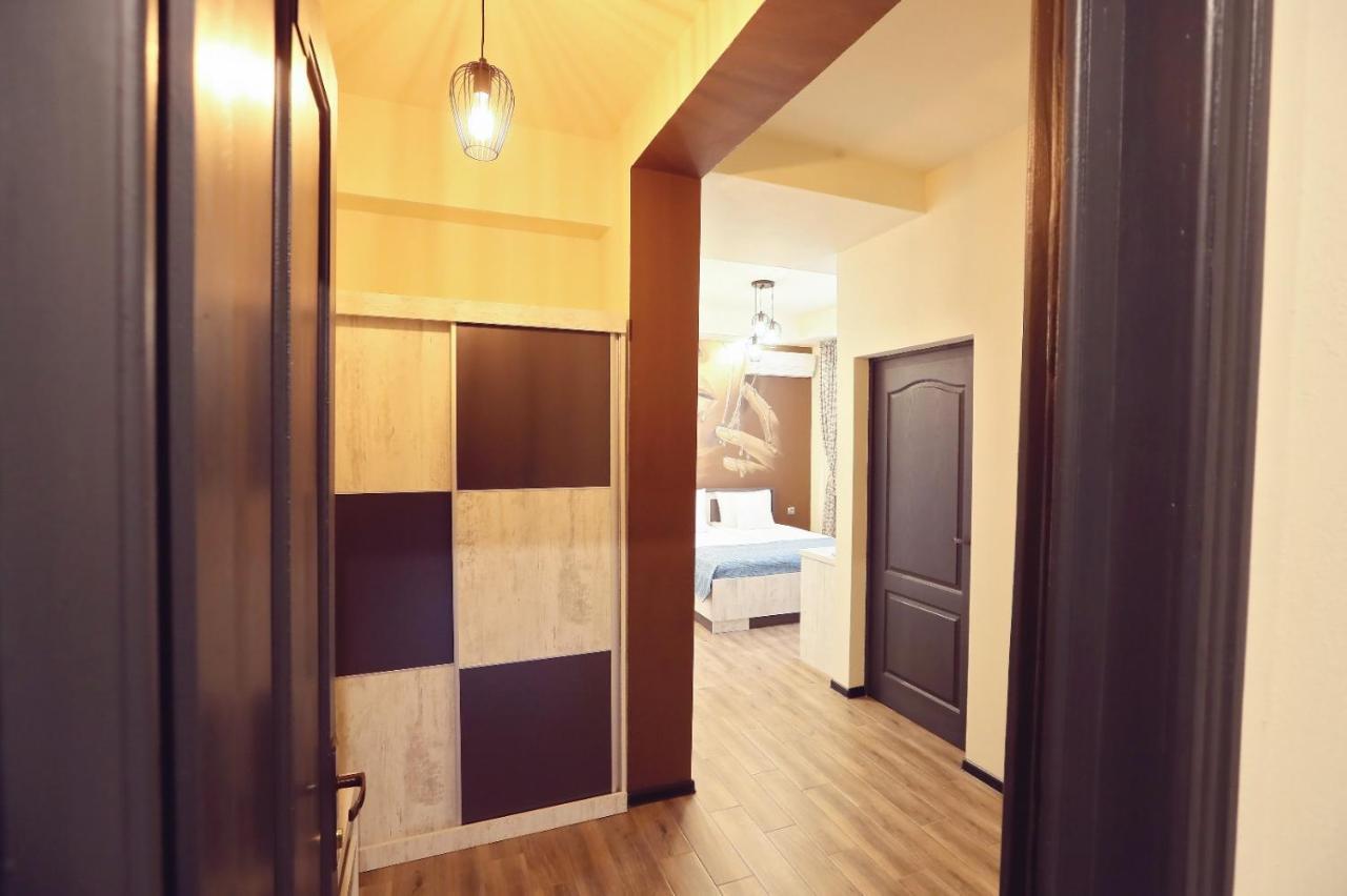 Dezire Guesthouse Baile 1 Mai Dış mekan fotoğraf