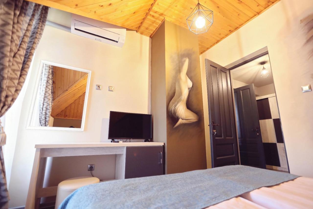 Dezire Guesthouse Baile 1 Mai Dış mekan fotoğraf