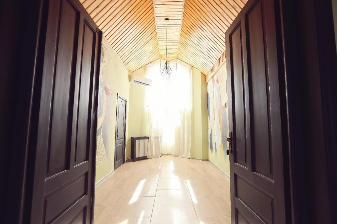 Dezire Guesthouse Baile 1 Mai Dış mekan fotoğraf