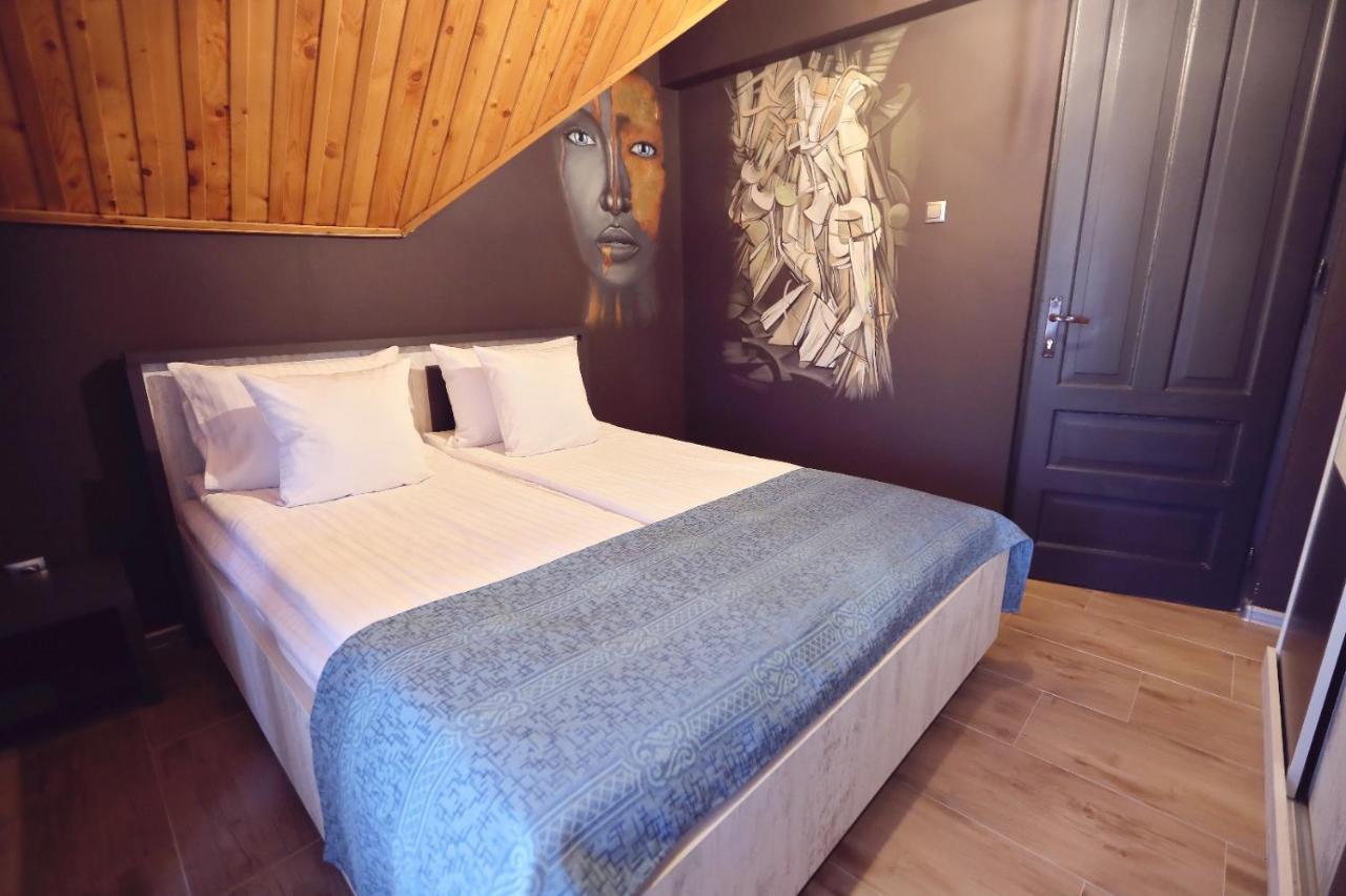 Dezire Guesthouse Baile 1 Mai Dış mekan fotoğraf