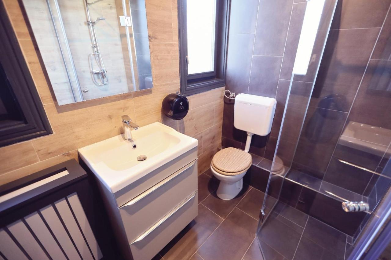 Dezire Guesthouse Baile 1 Mai Dış mekan fotoğraf